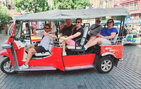 Discover Madrid in Tuk Tuk for 11⁄2 hours