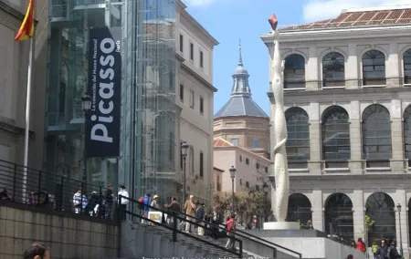 Explore the Reina Sofia Art Museum: Private 2.5-hour Guided Tour