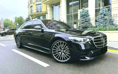 Private Transfer: Madrid to Madrid Airport MAD in Luxury Car