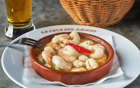 Madrid Gastronomic: Tapas and Wine Small Group Tour