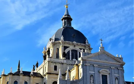 Self-guided city game in Madrid: grand and majestic secrets