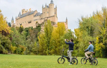 Private Segovia Day Trip from Madrid: E-Bike Tour and Alcázar