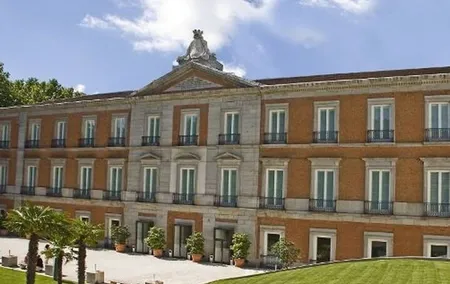 Private Walking Tour of Thyssen Museum in Madrid