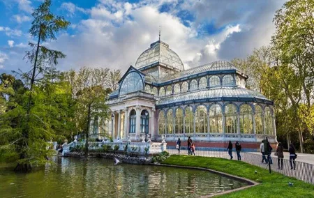 Tour in Madrid Landscape of Light Art Science and Museum Thyssen