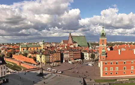 Walk through the Warsaw Old and New Town: like Phoenix from the ashes