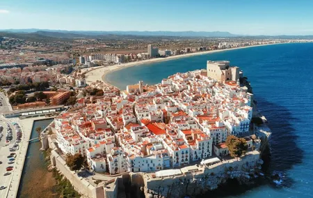 7 Day Shared Tour in Madrid Barcelona Valencia Seville and Lisbon