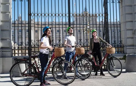 Madrid: Exclusive Private City Tour by Bike/E-Bike