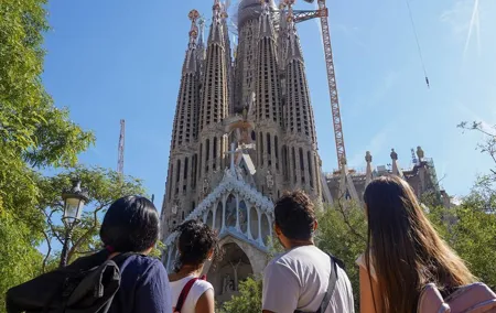 Fast Track Sagrada Familia Guided Tour