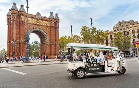 Welcome Tour to Barcelona in Private Eco Tuk Tuk