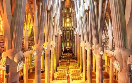 Sagrada Familia: The Golden Hour with Skip the line Tickets