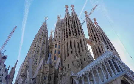 Sagrada Familia Fast Track Guided Tour with Towers Access