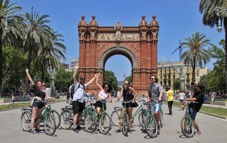 Barcelona 3-hour Bike Tour: Highlights and Hidden Gems