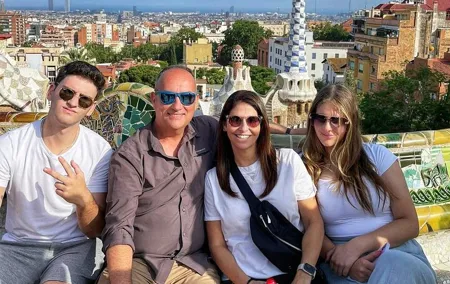 Park Guell and Sagrada Familia Private Tour with Hotel pick-up