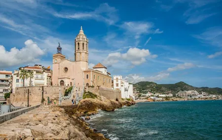 Tarragona and Sitges Tour with Small Group and Hotel Pick Up