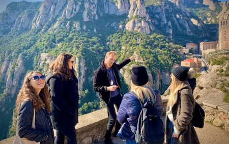 Barcelona to Montserrat Monastery: Tour, Transfers & Basilica
