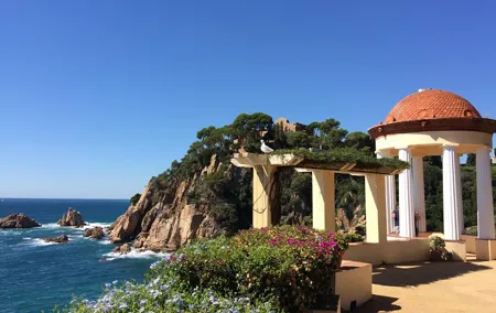 Costa Brava & Medieval Village Tour with Lunch