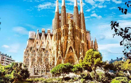 Barcelona Highlights Private Tour with Port or Hotel Transfers