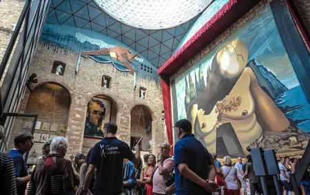 Dali Museum, House & Cadaques Small Group Tour from Barcelona