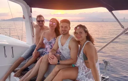 Barcelona Sensational Sunset Tour with Open Bar and Snacks