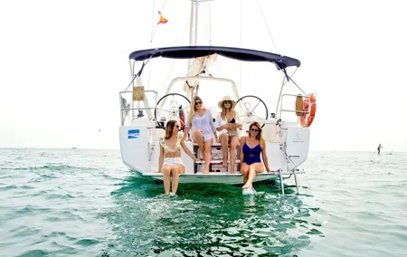 Barcelona Private Sailing with Open Bar & Snacks (max 9)