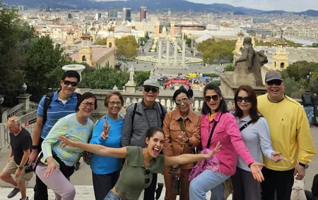 Barcelona: Old Town, Montjuic Castle, Cable Car Small Group Tour