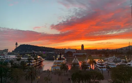 Barcelona: Rooftop Tapas & Sangria class with a Local Chef