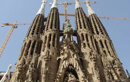 Private City Tour of Barcelona with Sagrada Familia Ticket