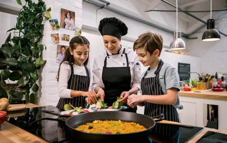 Private Paella Cooking Class and Market Visit with Personal Chef