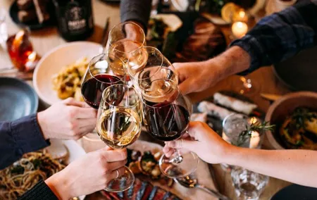 Barcelona´s Lunch or Dinner Tapas Tour: Food, drinks, happiness!