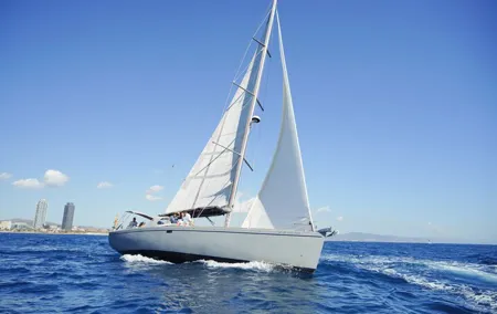 Barcelona Luxury Yacht Cruise – Day or Sunset, Open Bar & Snacks