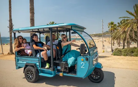 1.5hr Barcelona City and Beach Private Tuk-Tuk Tour