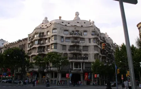 Barcelona Half-day Tour With Local Driver-guide