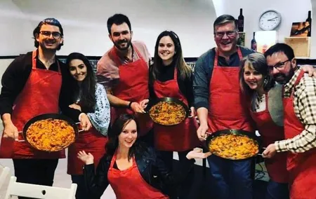 Barcelona : Paella Cooking Experience + Boqueria Market Exclusive Tour