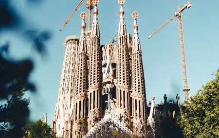 Private Best of Barcelona with Sagrada Familia & Park Güell visit