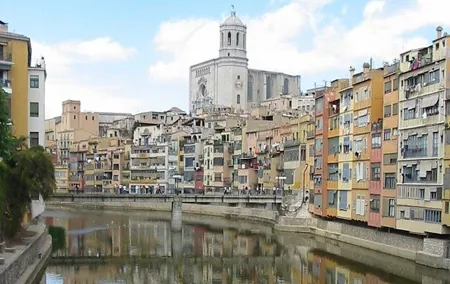 Private Tour From Barcelona to Girona