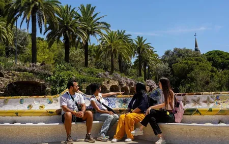 Park Güell: Guided Tour with Optional Gaudí Experience Entry
