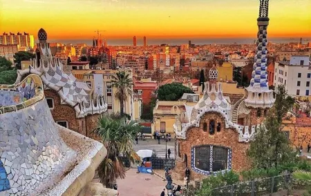 Wonders of Gaudi: Park Guell & Sagrada Familia Private Tour