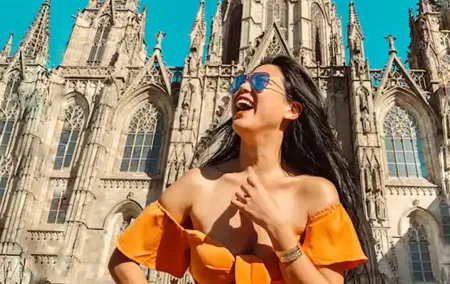 Professional Photoshoot Tour - Barcelona's iconic locations