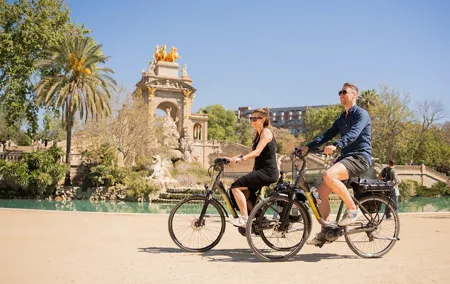 Barcelona in One Day eBike Tour with Park Güell Ticket