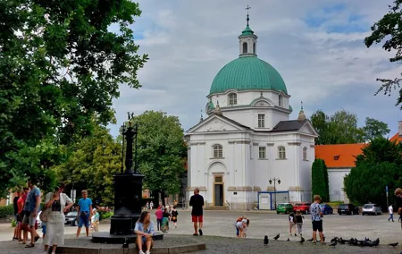 Architecture Walking Tour in Warsaw