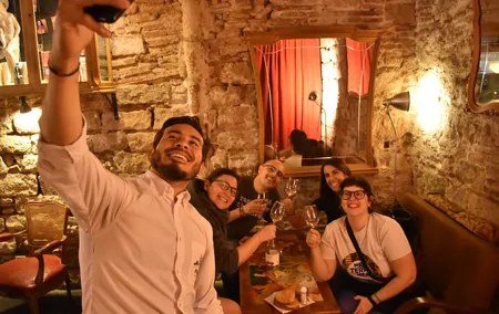 Cultural Walking Tour in Barcelona with Food & Wine Tasting