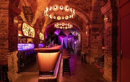 Speakeasy Bar Tour & VIP Nightclub