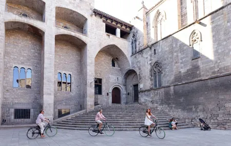Barcelona Bike Tour: Your First Time Highlights with Locals