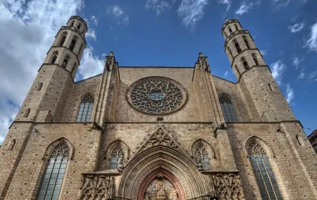 El Born: Santa Maria del Mar Tour with Exclusive Rooftop Views