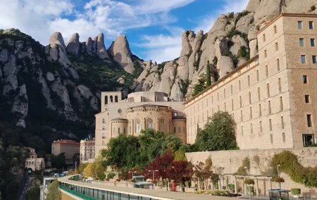 Private Tour to Montserrat with a specialized local guide