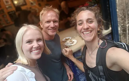 Barcelona private food tour with pick-up: tailored tapas