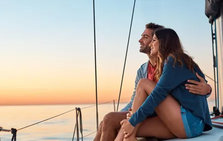 Private Tour: Romantic Sailing Tour from Barcelona