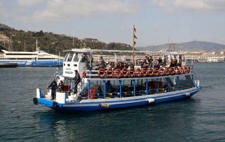 Las Golondrinas Barcelona 40-min Boat Tour