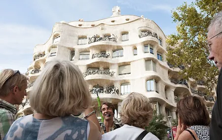 Gaudi & Sagrada Familia Donation-Based Tour in English