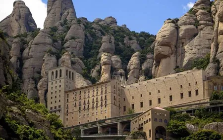 Montserrat Day Trip Scenic Cog Wheel Train from Barcelona